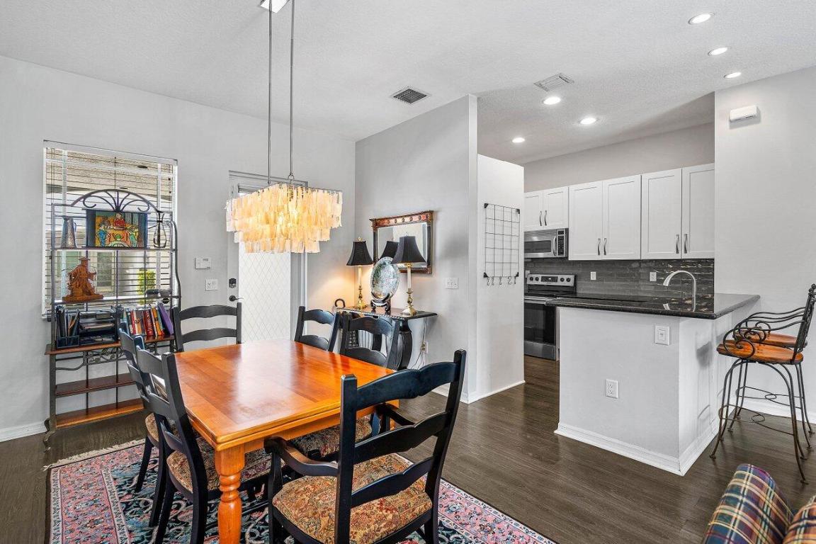 11 NE 20th Avenue 11