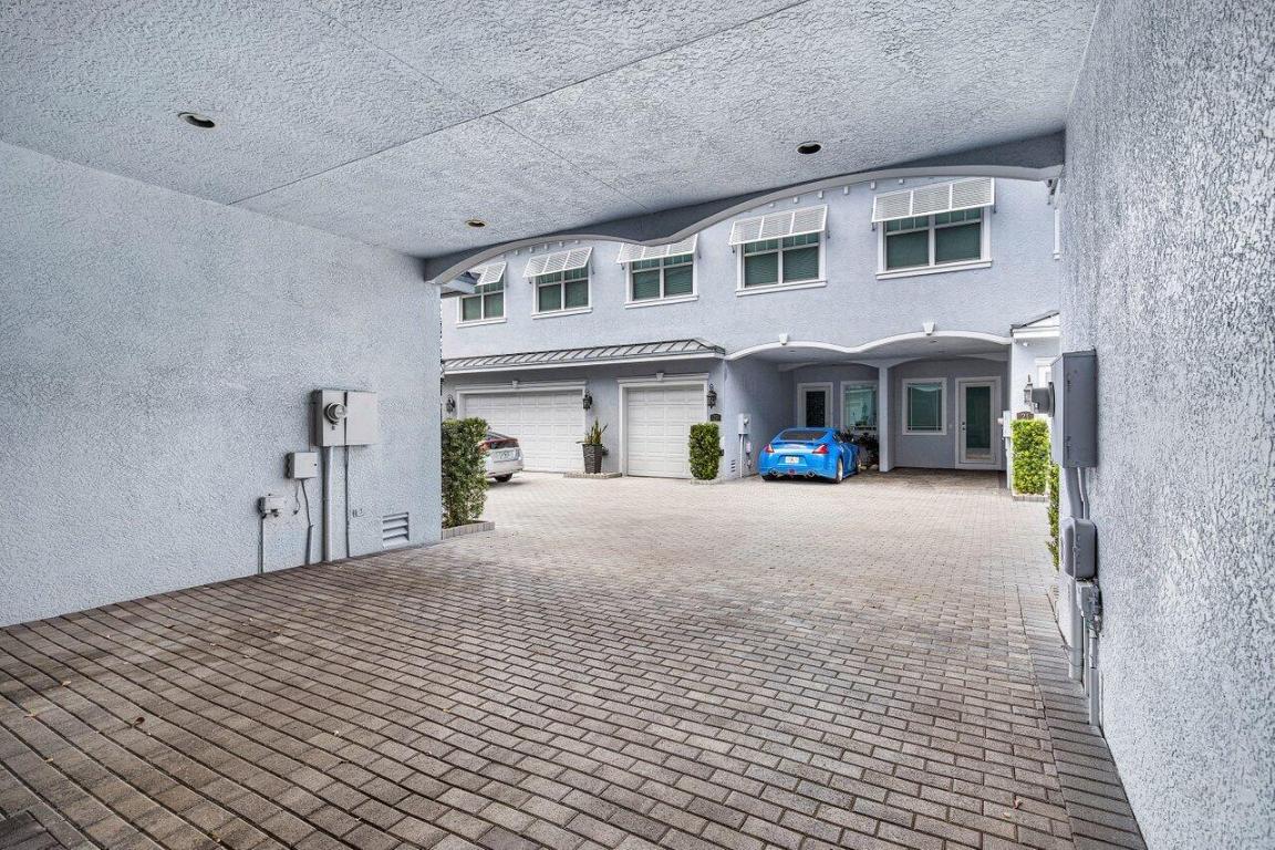 11 NE 20th Avenue 11