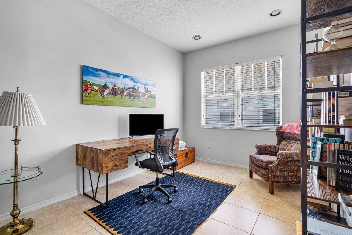 11 NE 20th Avenue 11