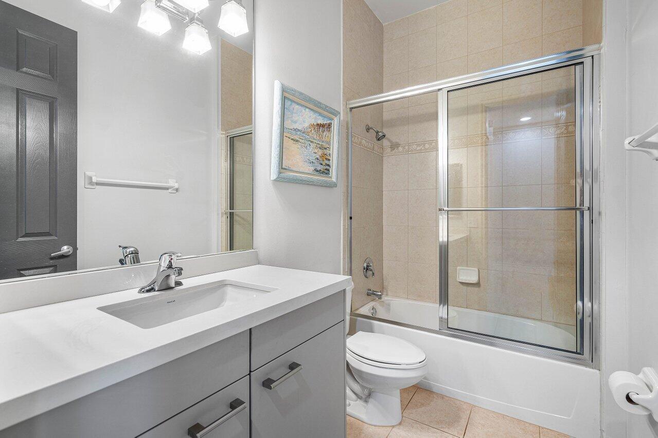 11 NE 20th Avenue 11