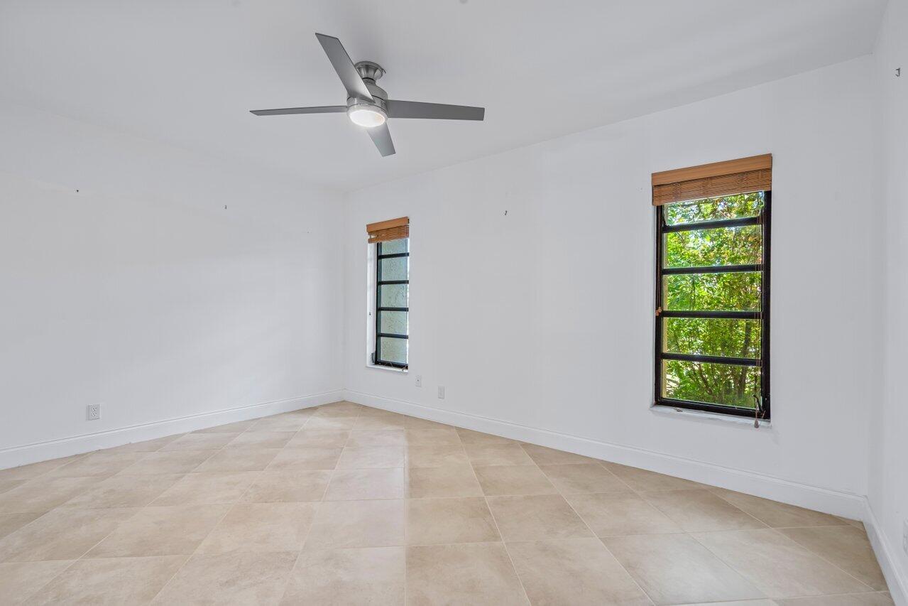 10621 Greenbriar Court