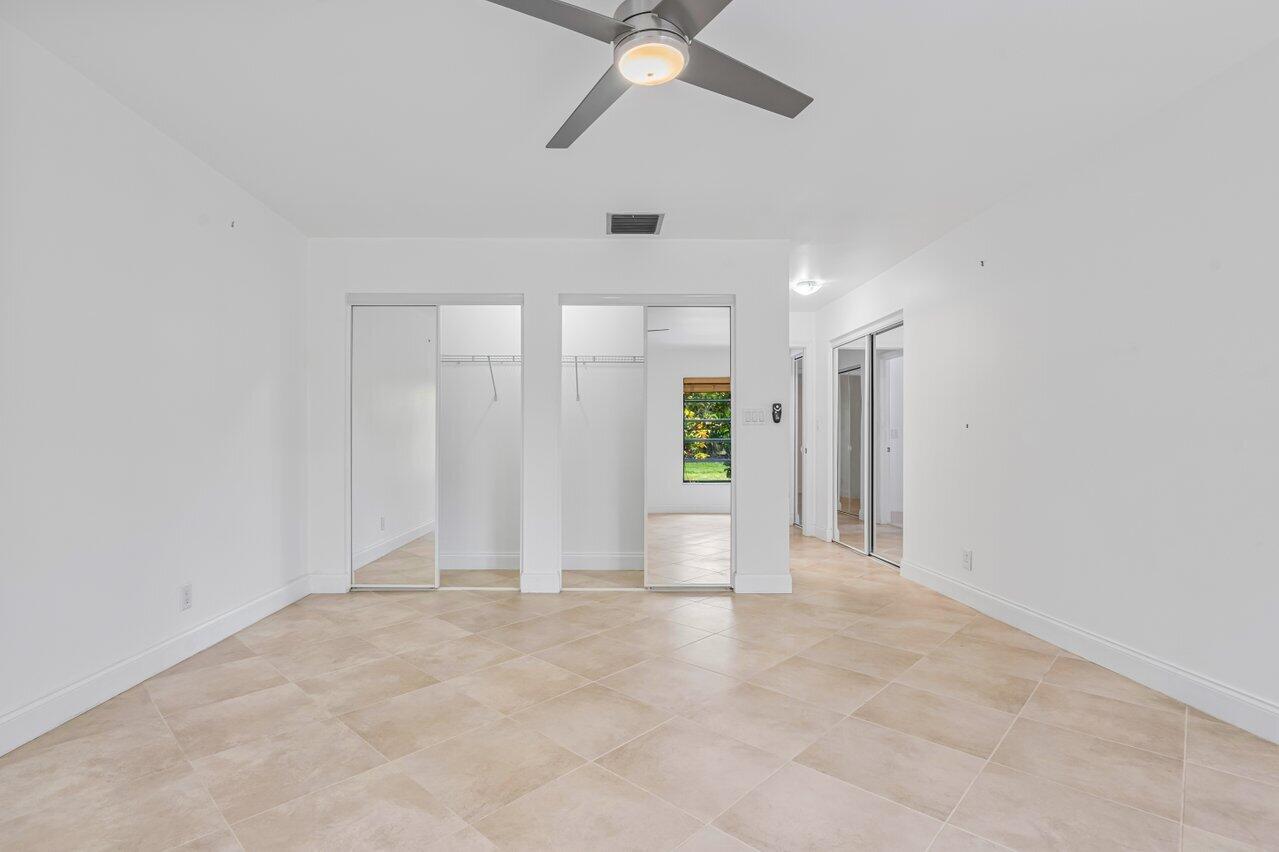 10621 Greenbriar Court