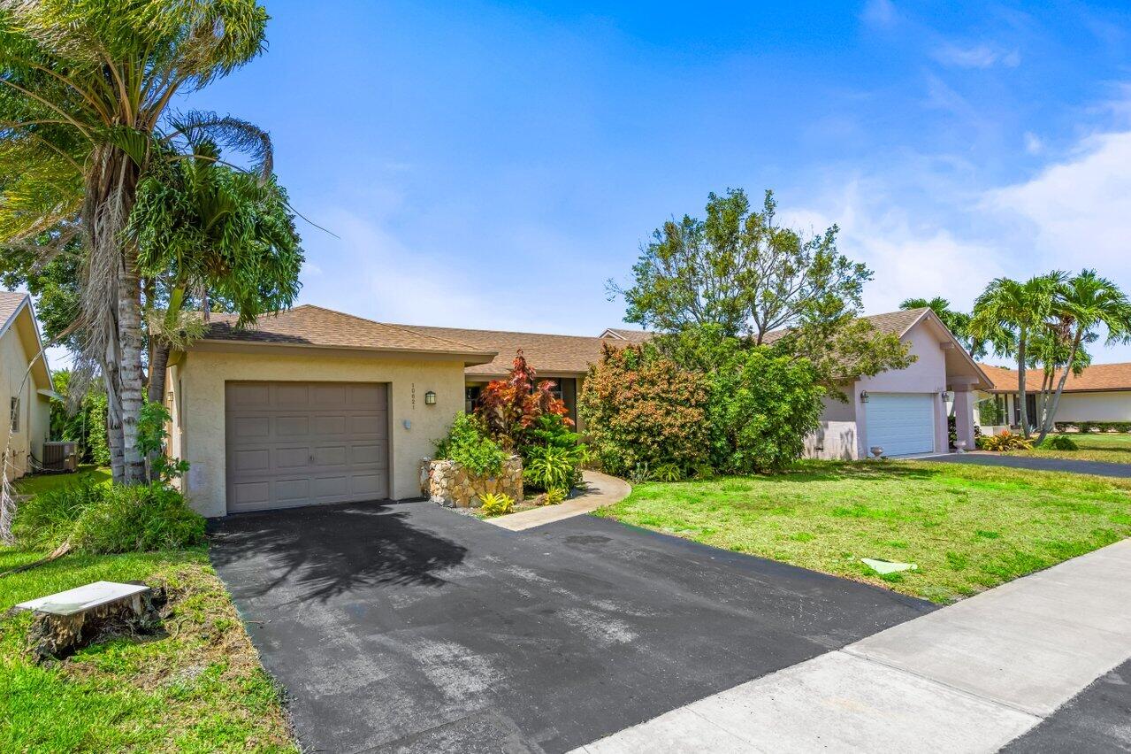 10621 Greenbriar Court