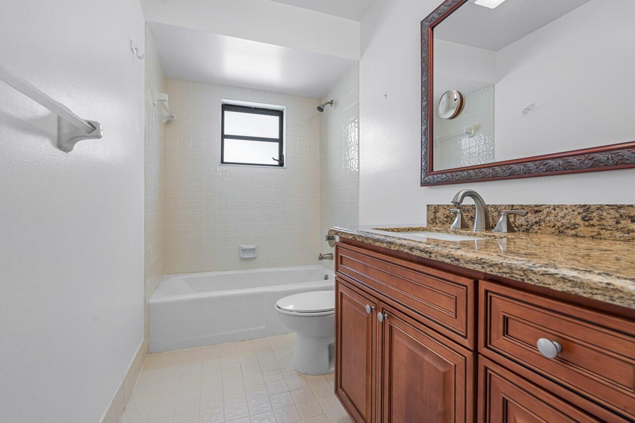 10621 Greenbriar Court