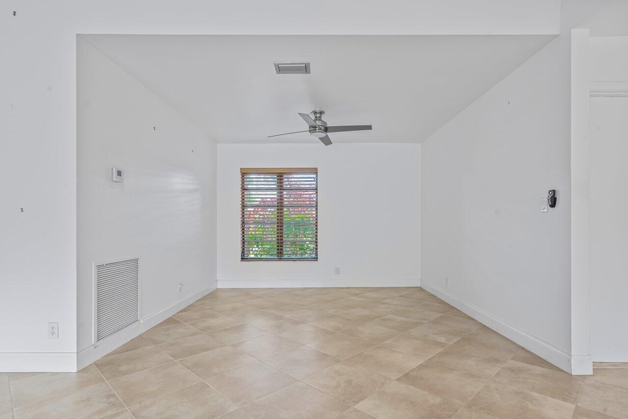 10621 Greenbriar Court