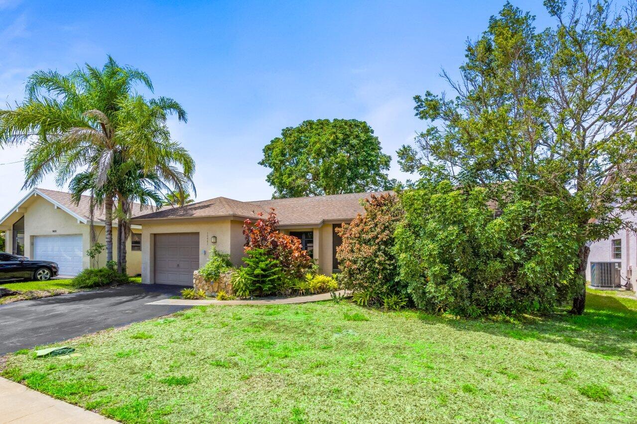 10621 Greenbriar Court