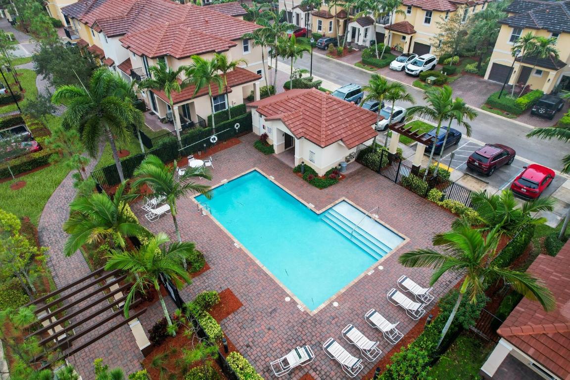 6970 Long Pine Circle, Coconut Creek