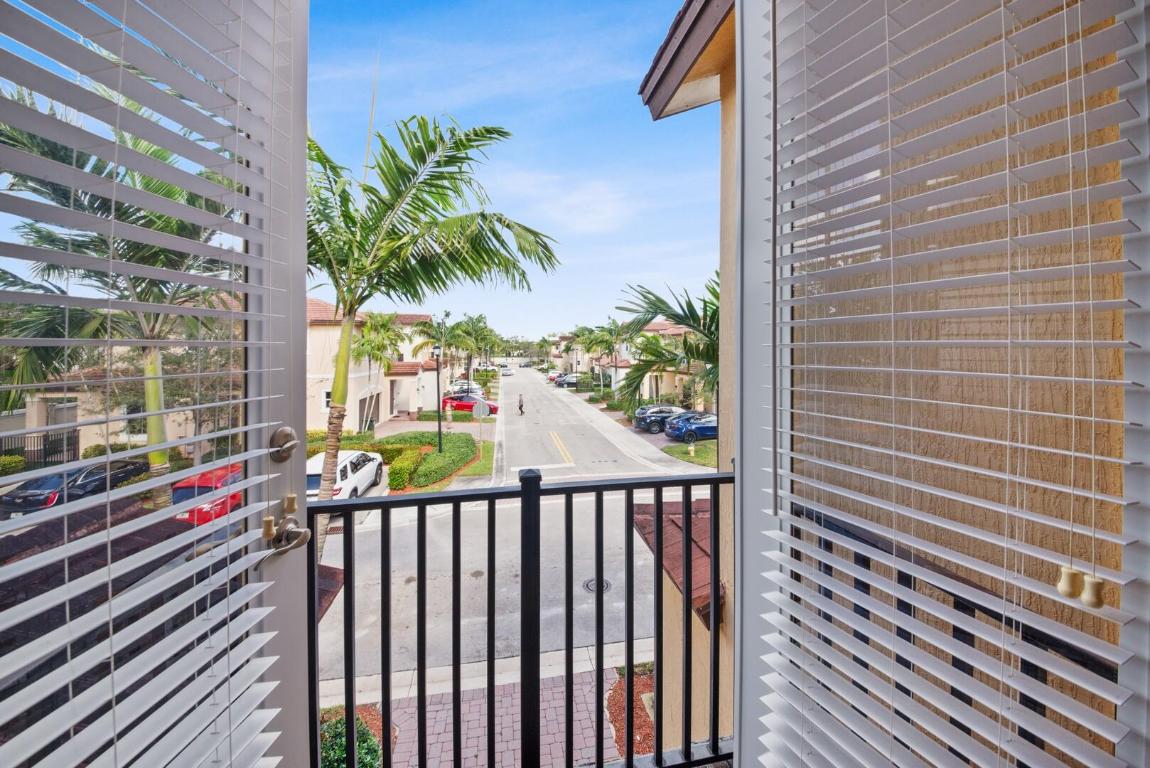 6970 Long Pine Circle, Coconut Creek