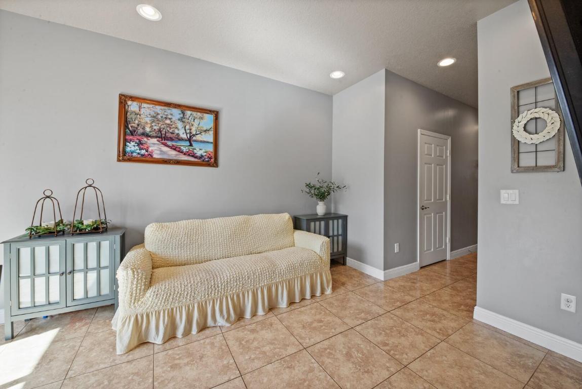 6970 Long Pine Circle, Coconut Creek