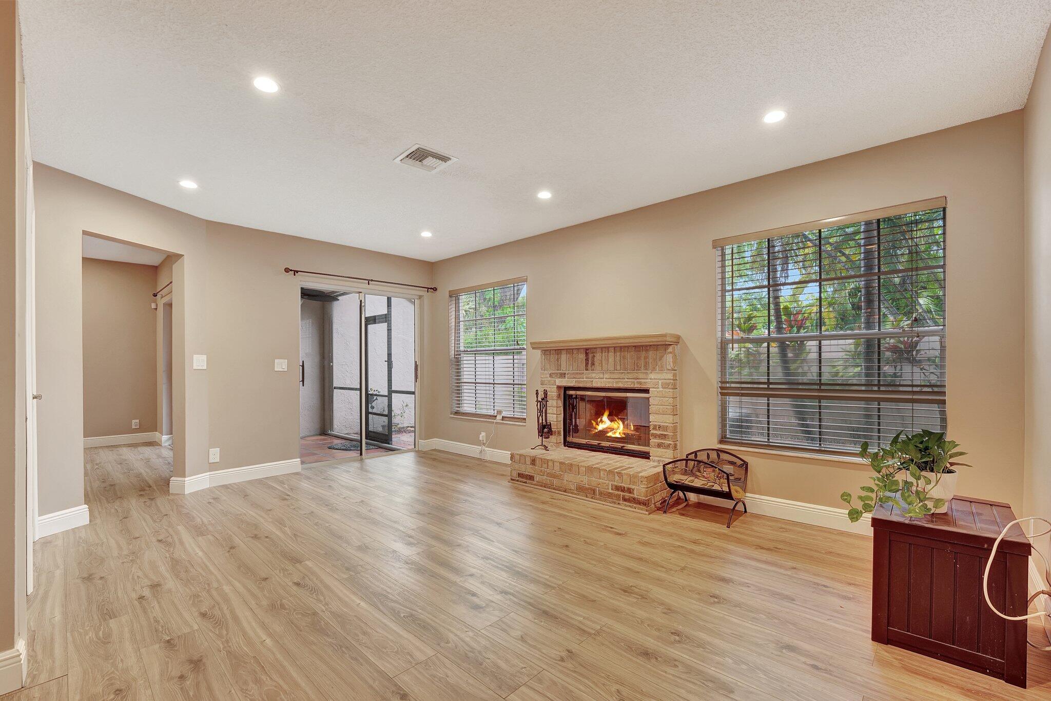 10802 Cypress Glen Drive 10802, Coral Springs Unit: 10802