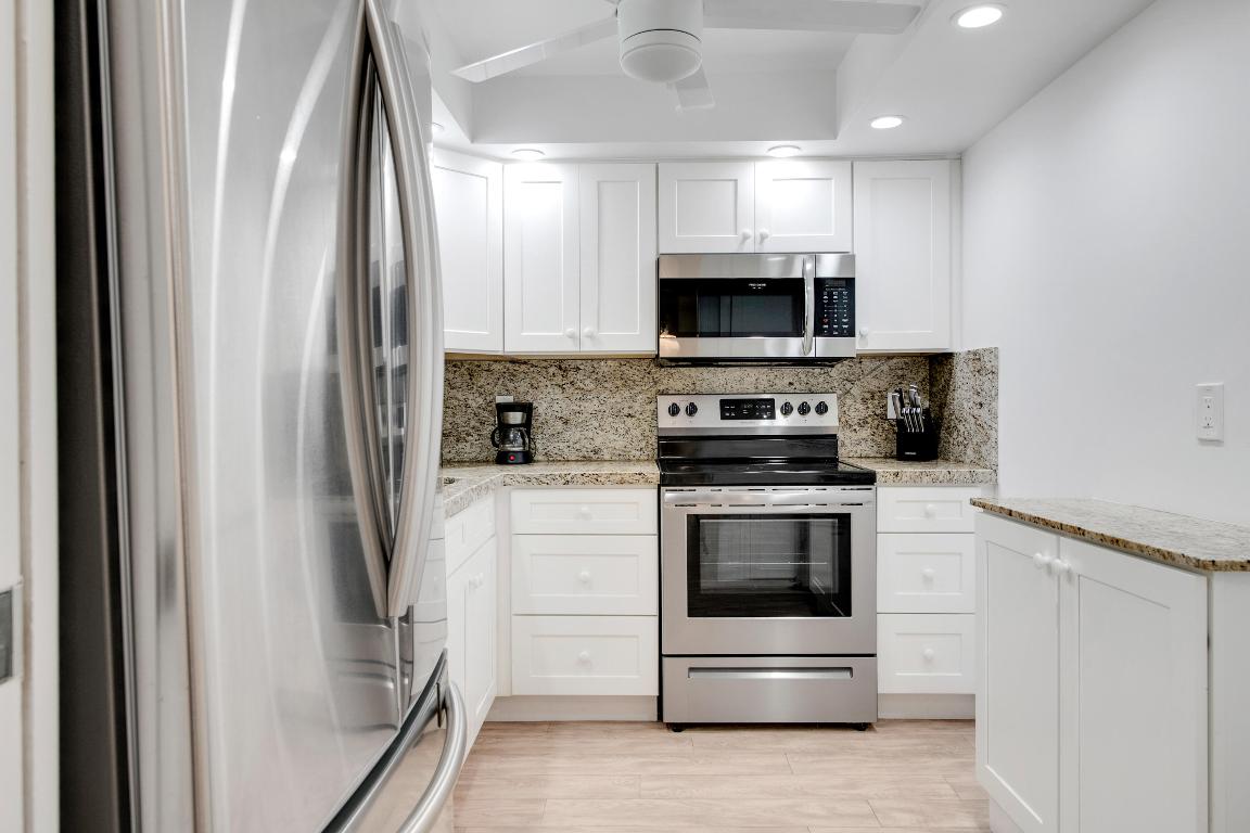 4511 S Ocean Boulevard 404, Highland Beach Unit: 404