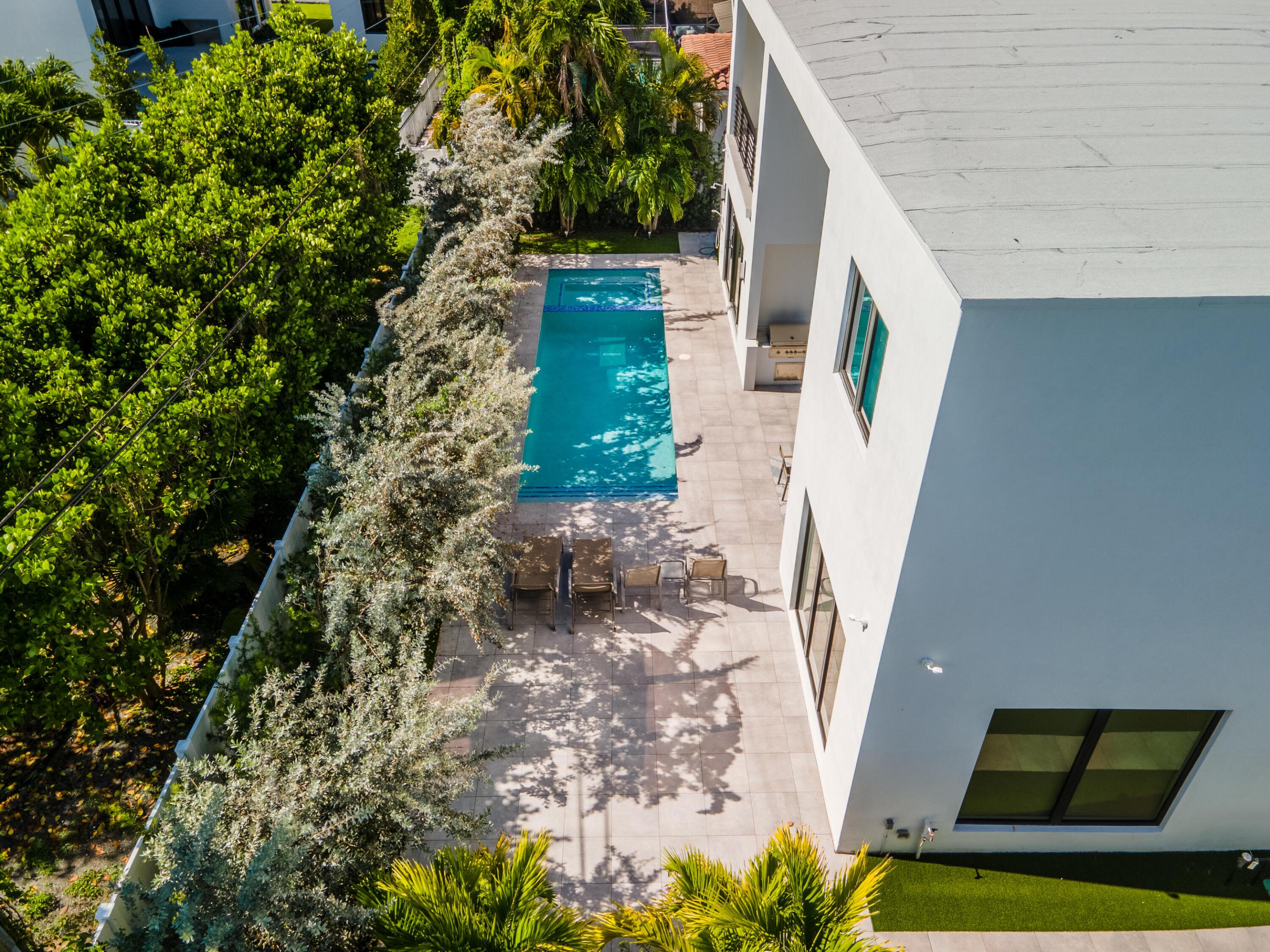 255 NE Spanish Court