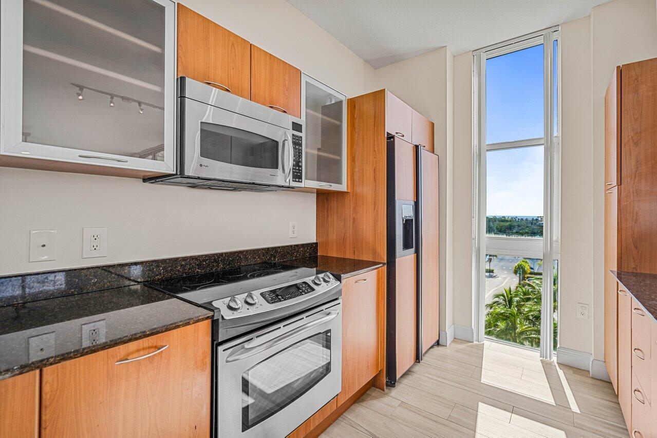 100 NE 6th Street Ph7