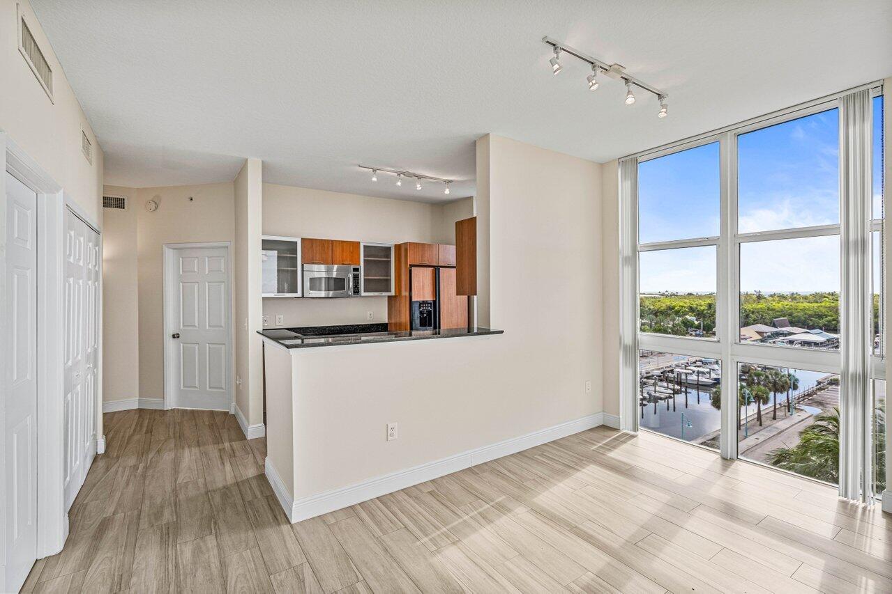 100 NE 6th Street Ph7