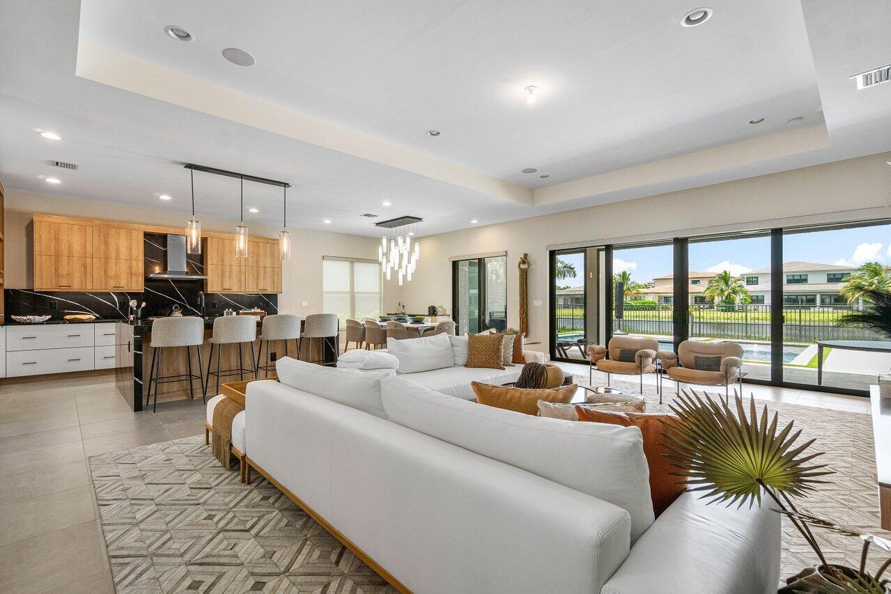 8581 Dearborn River Way