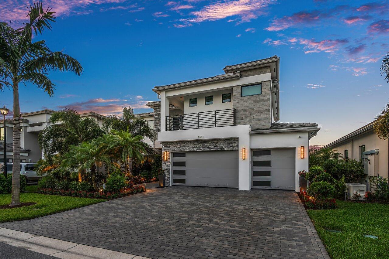 8581 Dearborn River Way