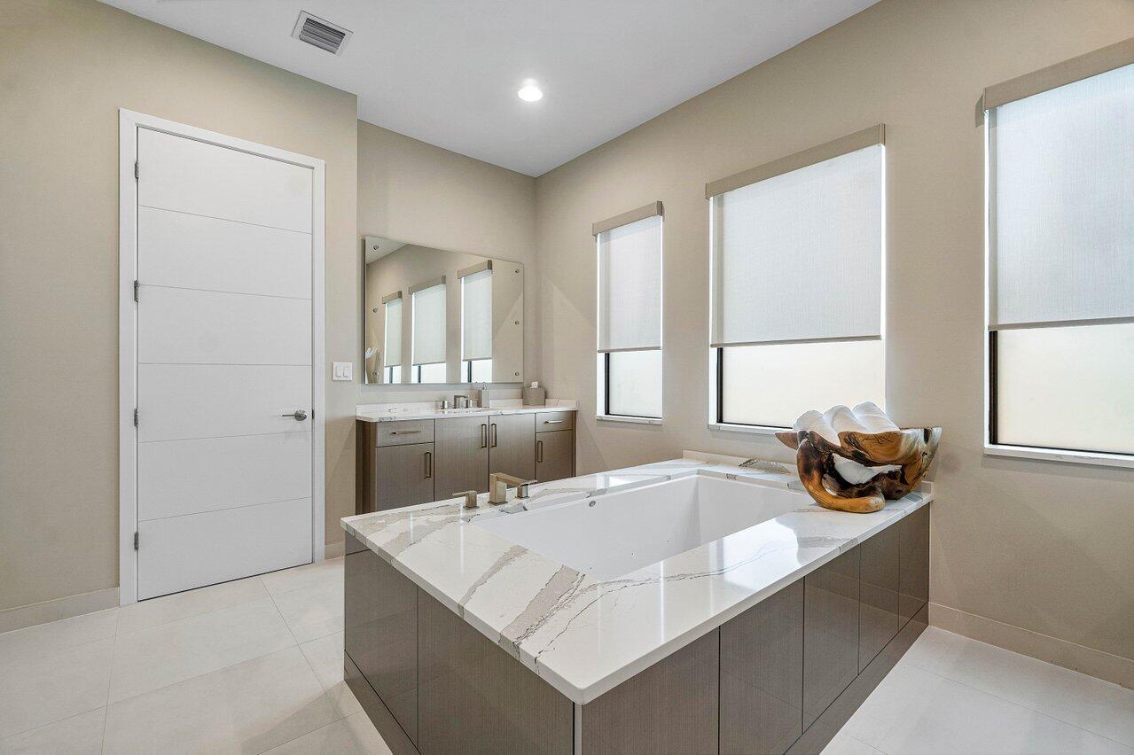 8581 Dearborn River Way