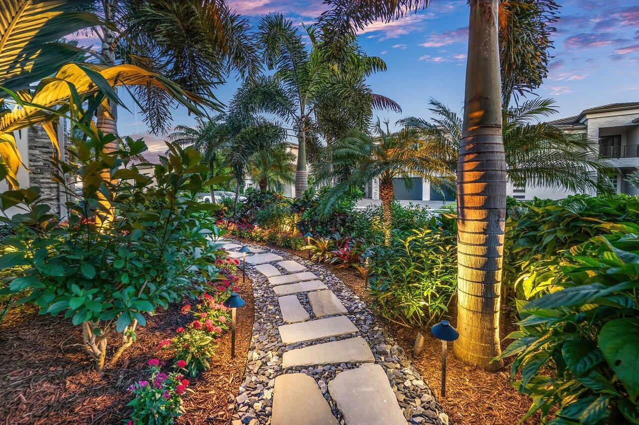 8581 Dearborn River Way