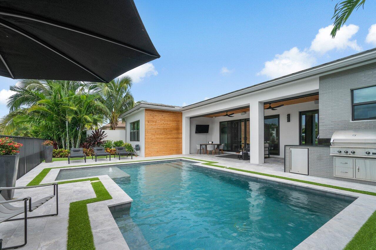 8581 Dearborn River Way