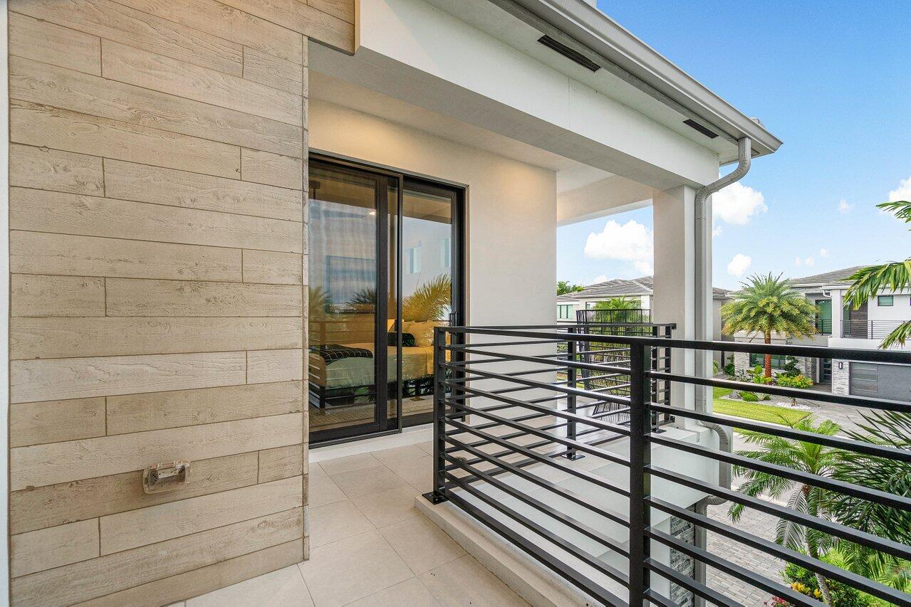 8581 Dearborn River Way