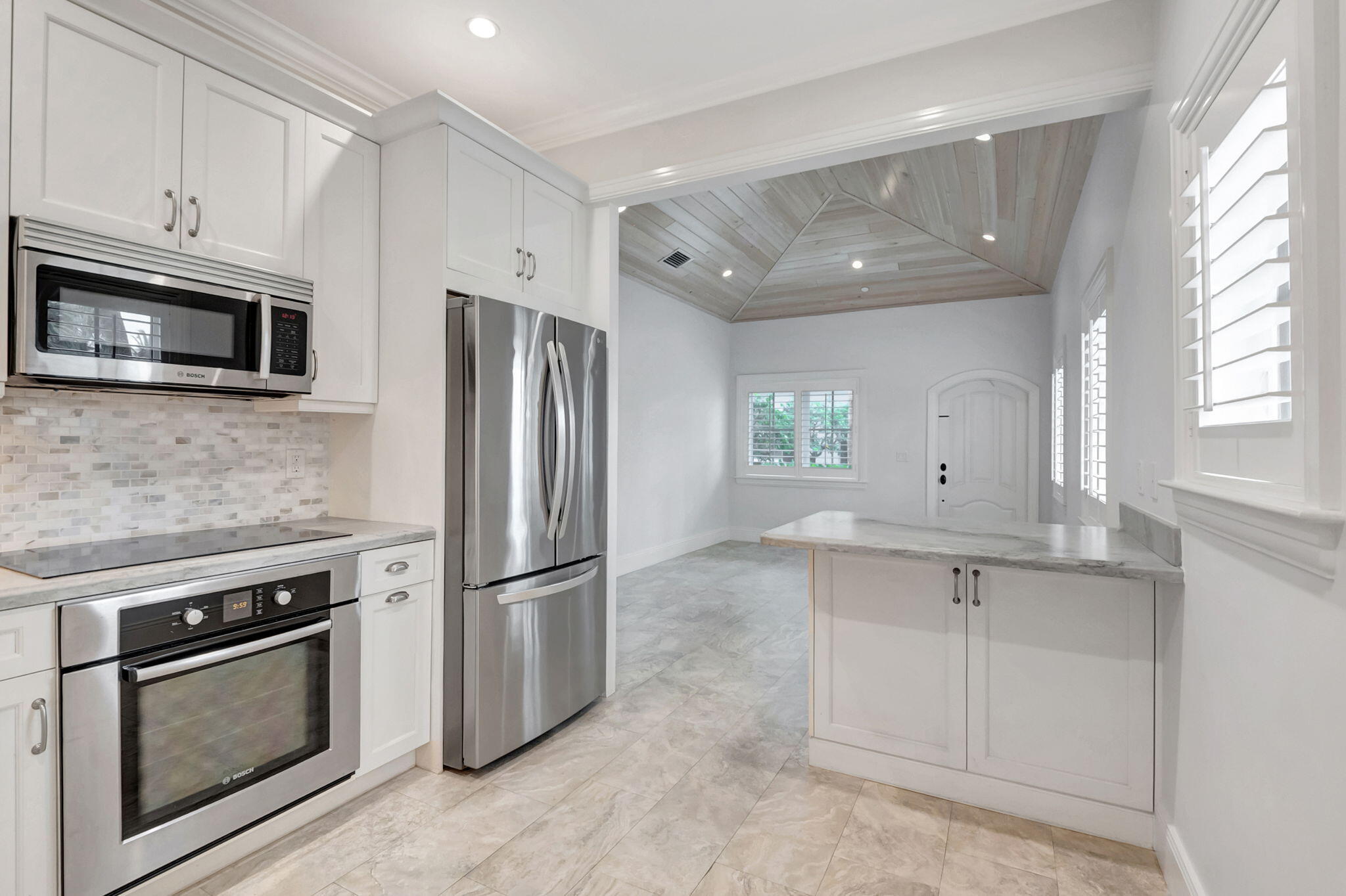 2225 S Ocean Boulevard 1