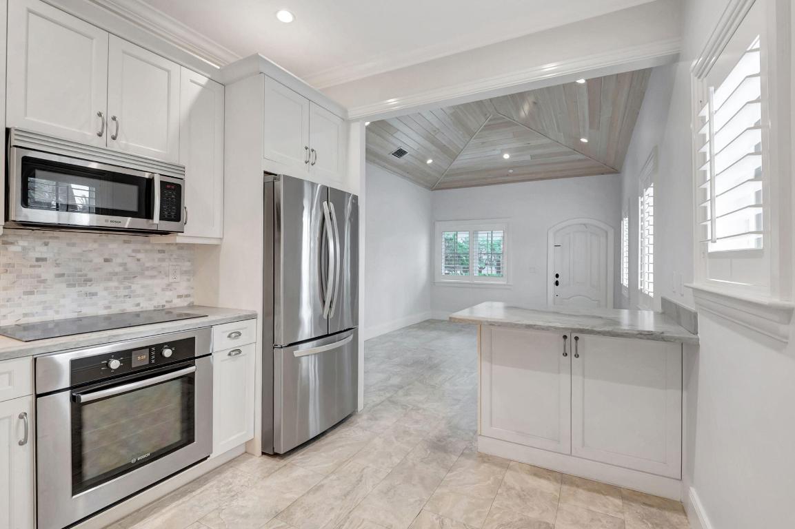 2225 S Ocean Boulevard 1