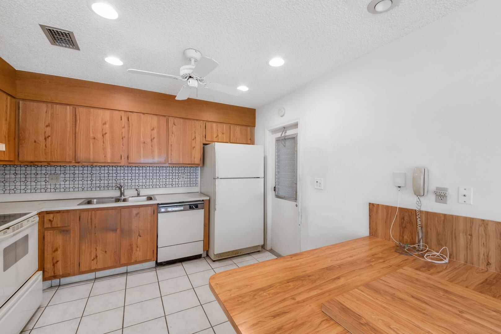 4942 Luqui Court 27a, West Palm Beach Unit: 27a