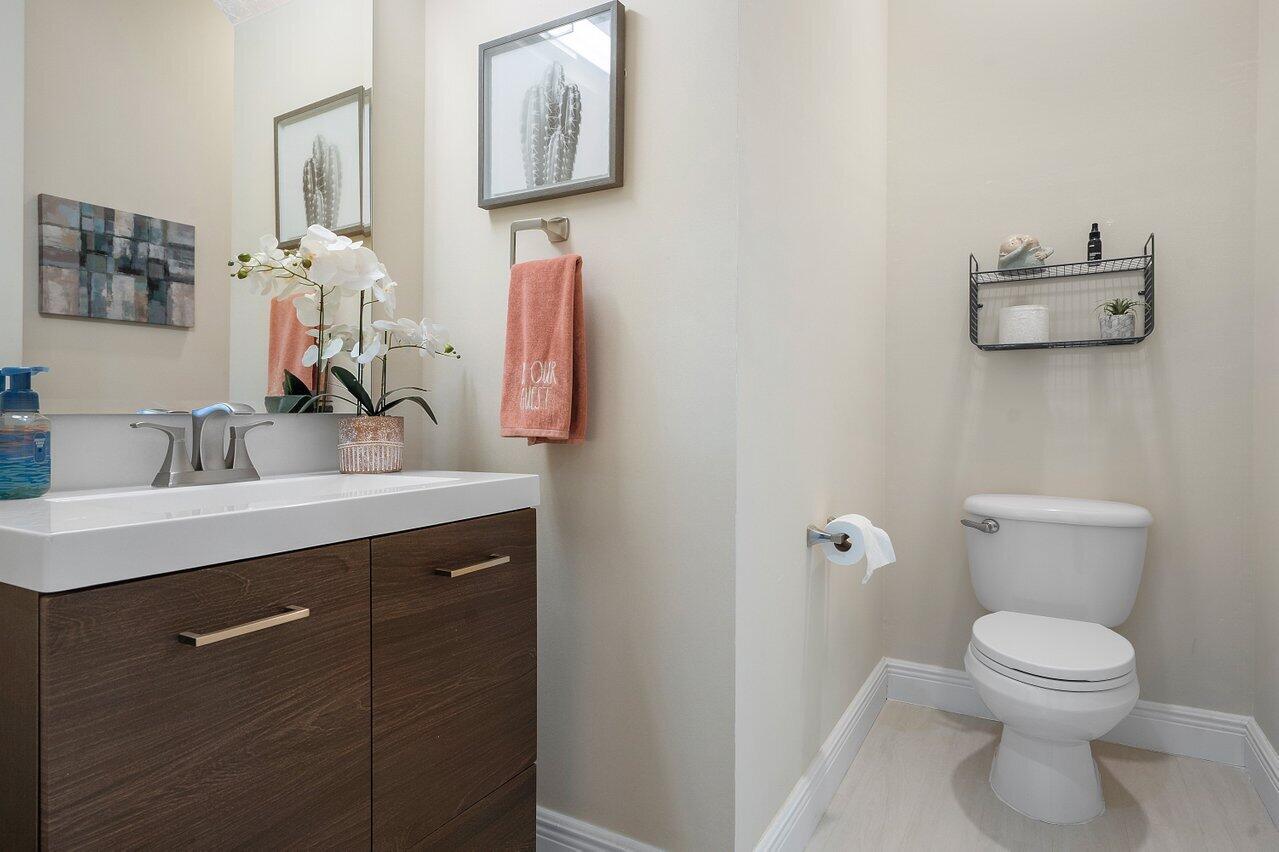 6877 Julia Gardens Drive, Coconut Creek