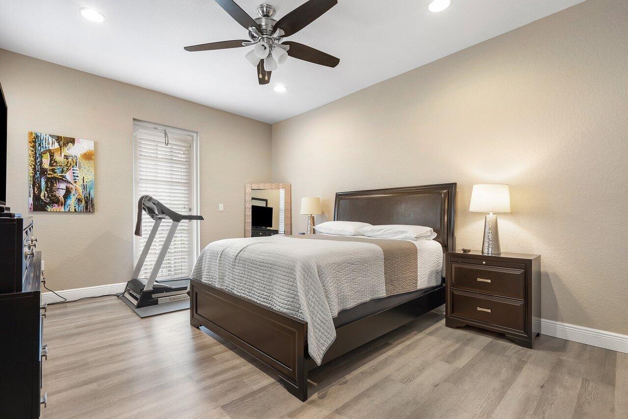 6877 Julia Gardens Drive, Coconut Creek