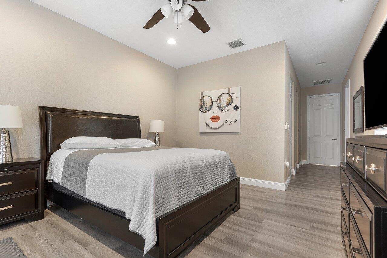 6877 Julia Gardens Drive, Coconut Creek