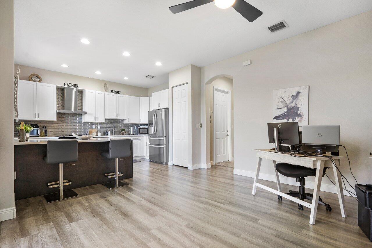 6877 Julia Gardens Drive, Coconut Creek