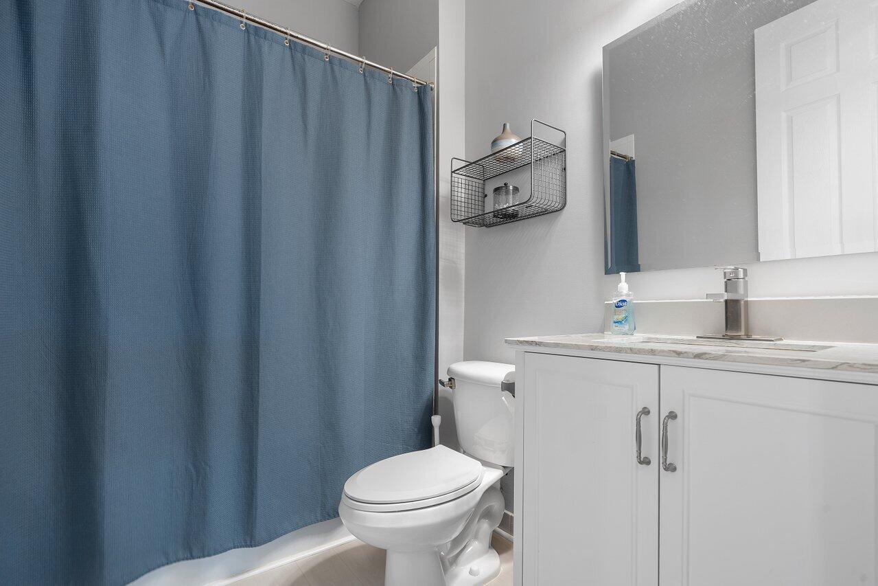 6877 Julia Gardens Drive, Coconut Creek