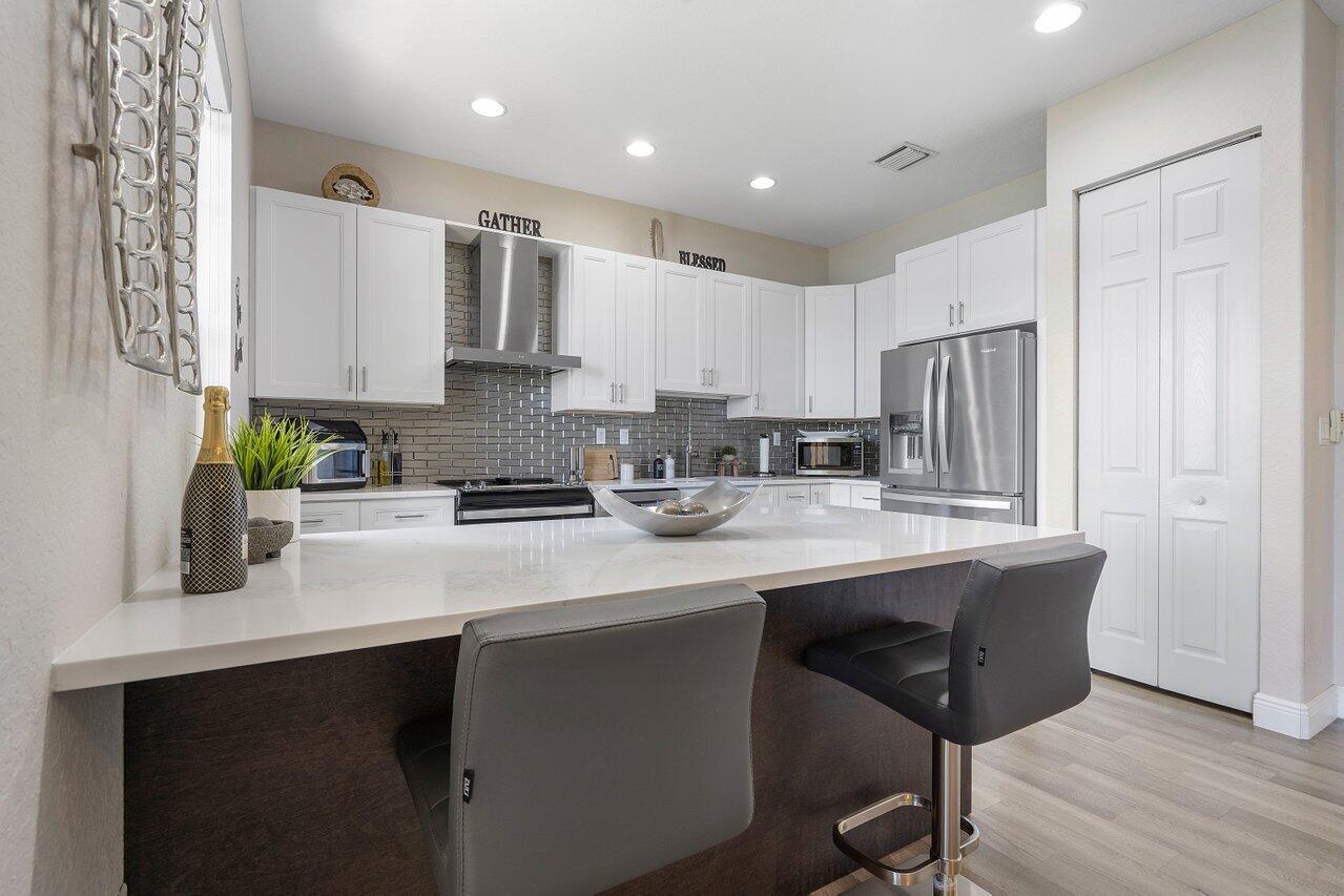 6877 Julia Gardens Drive, Coconut Creek