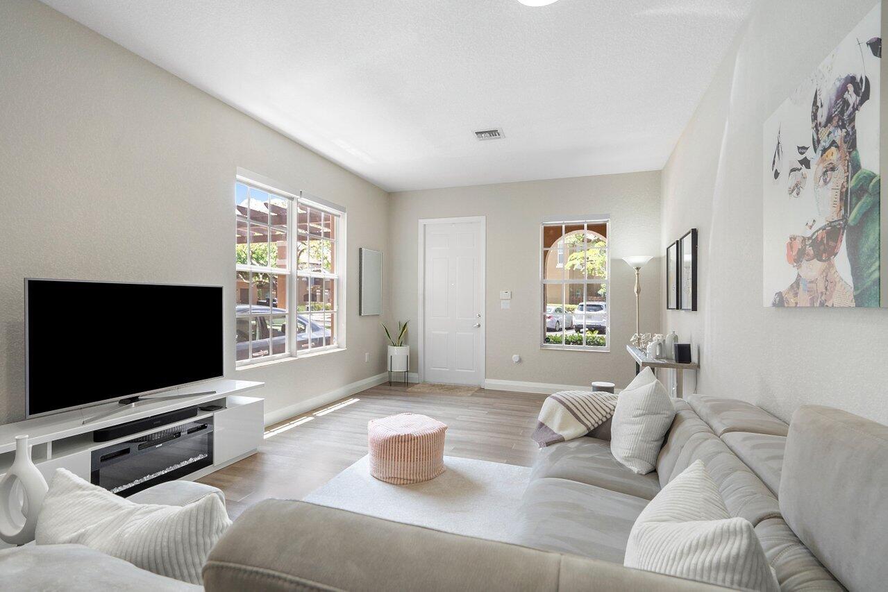 6877 Julia Gardens Drive, Coconut Creek