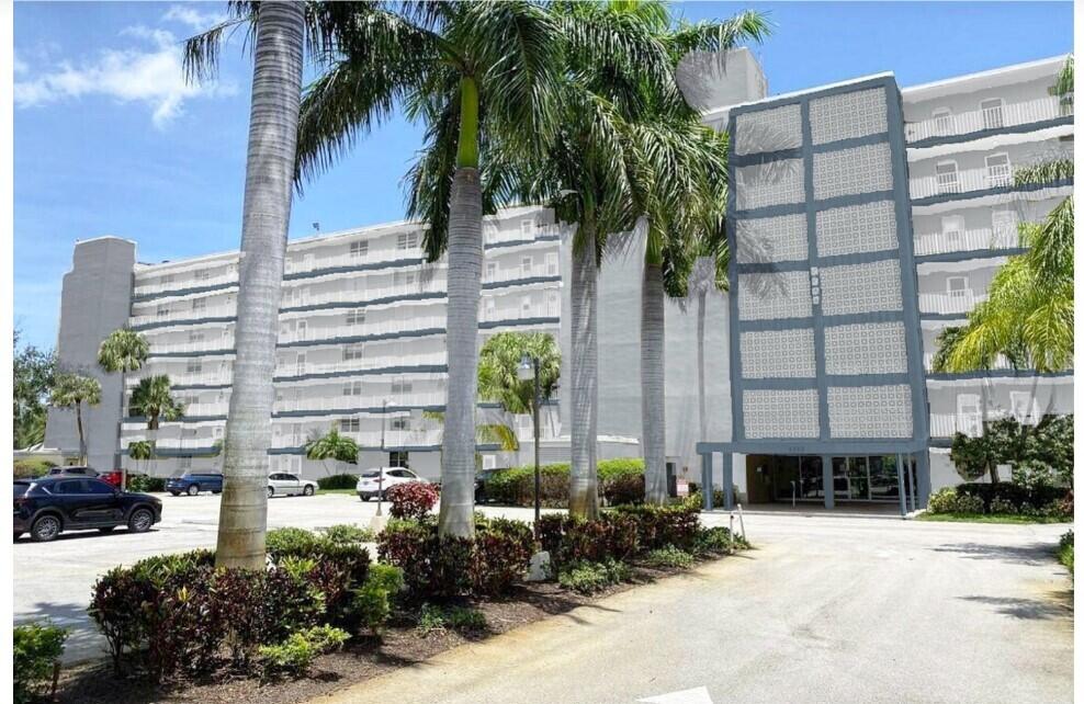 5700 NW 2nd Avenue, 411, Boca Raton Unit: 411