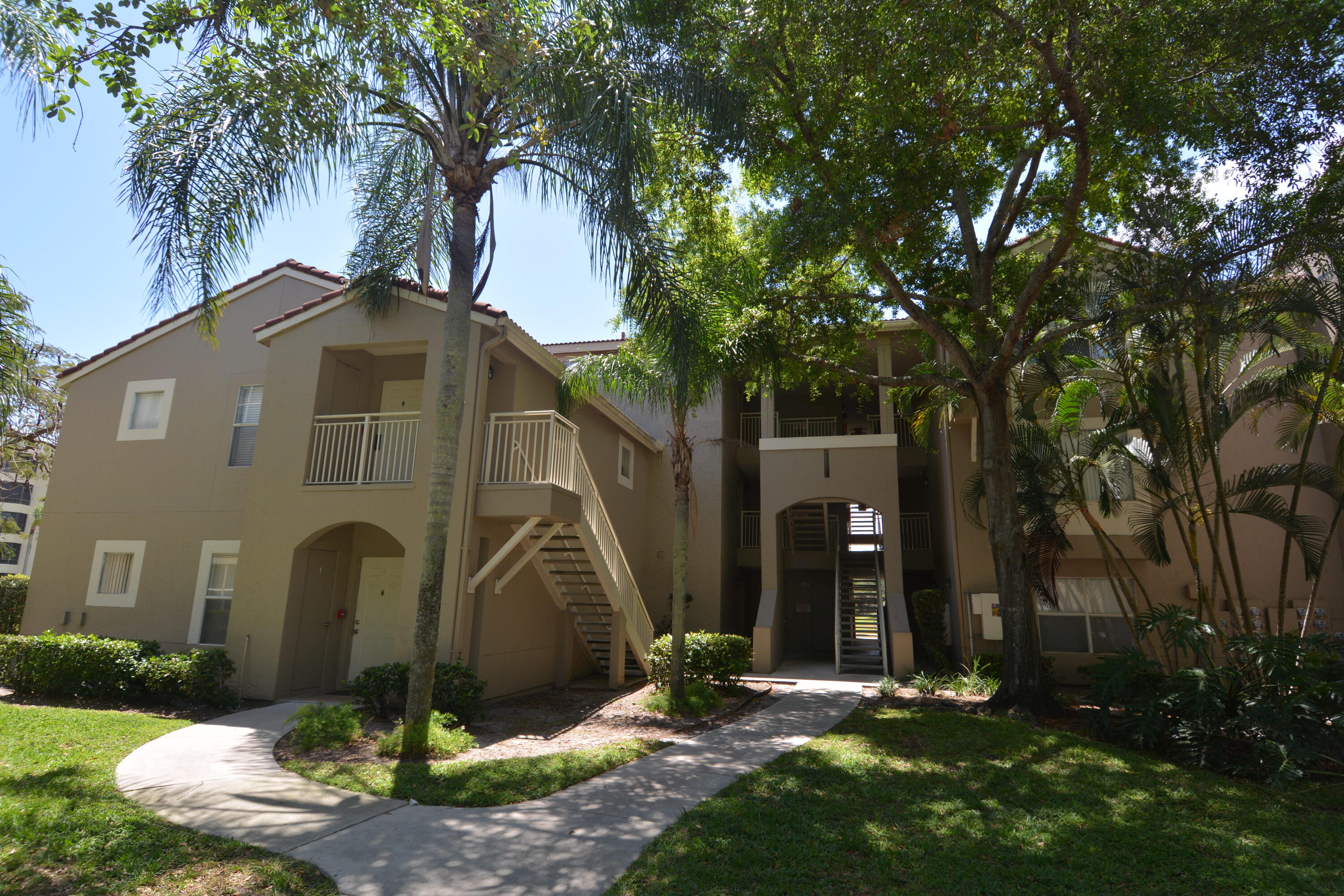 1725 Palm Cove Boulevard 2-102