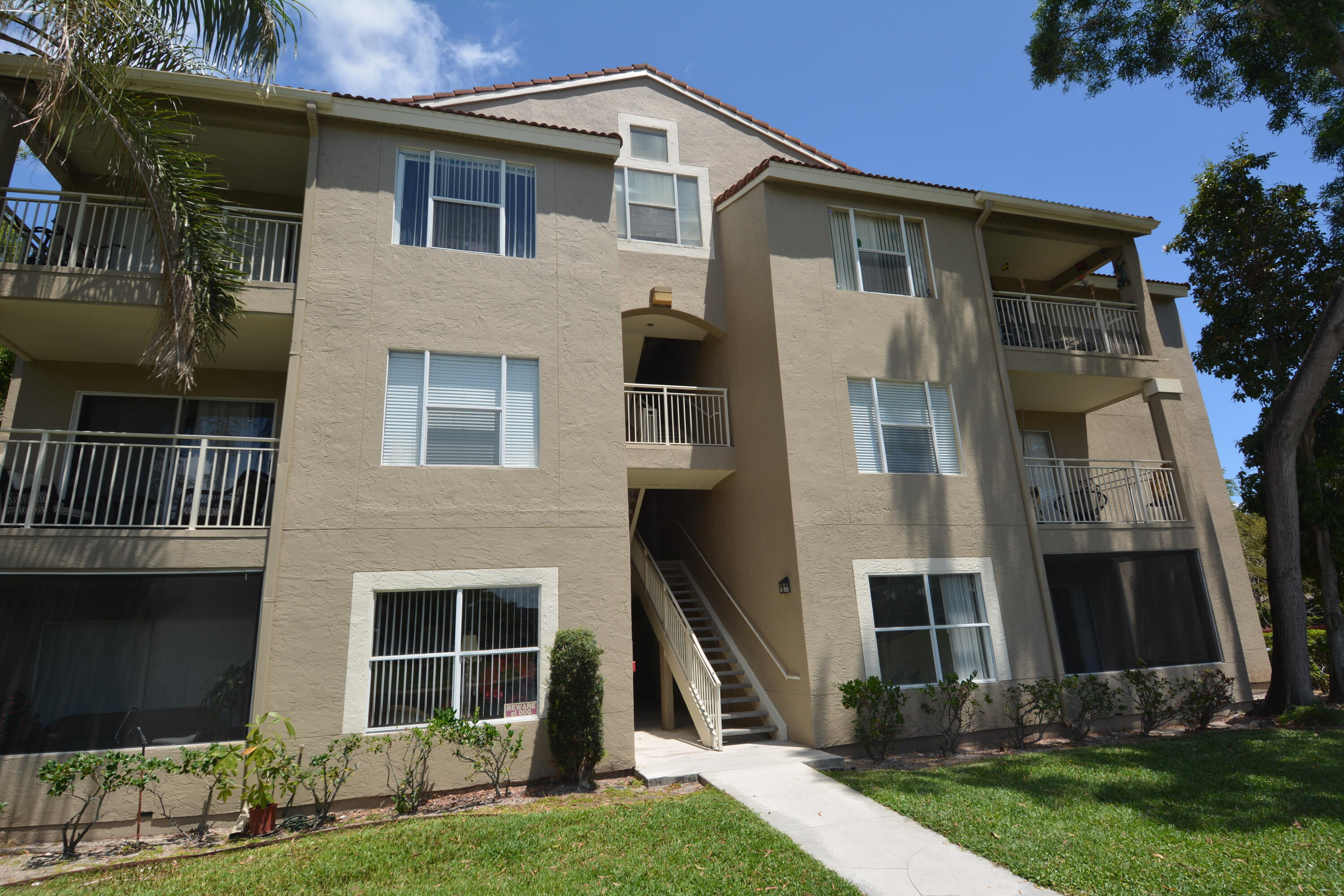 1725 Palm Cove Boulevard 2-102