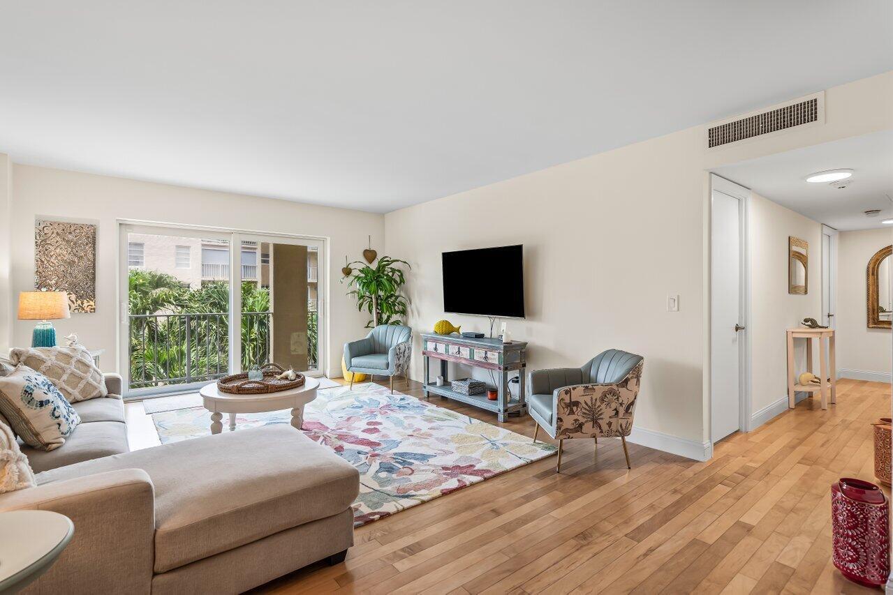 950 Ponce De Leon Road 307