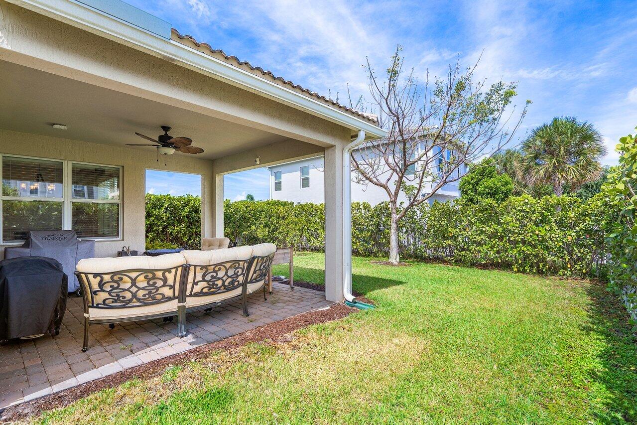 1595 Myrtle Oak Terrace, Hollywood