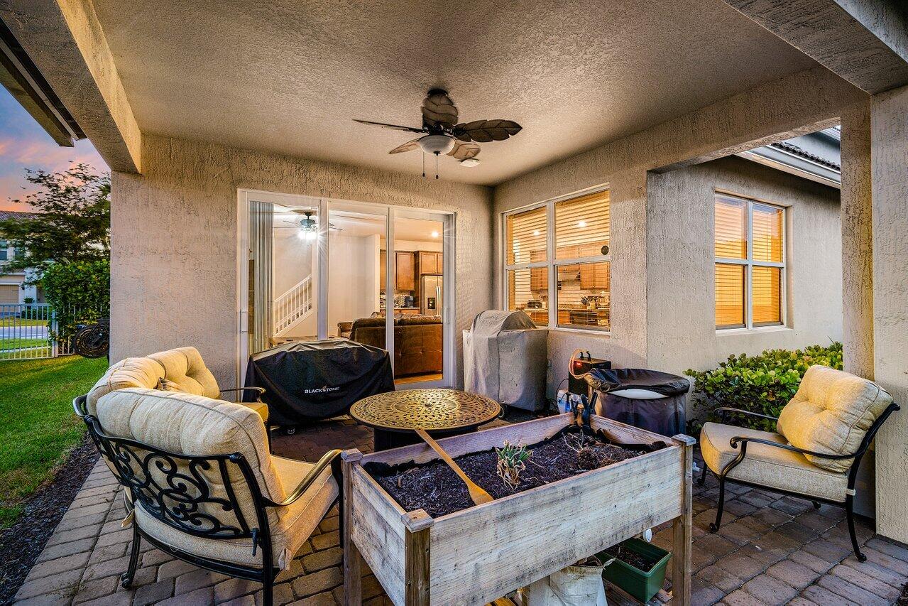 1595 Myrtle Oak Terrace, Hollywood