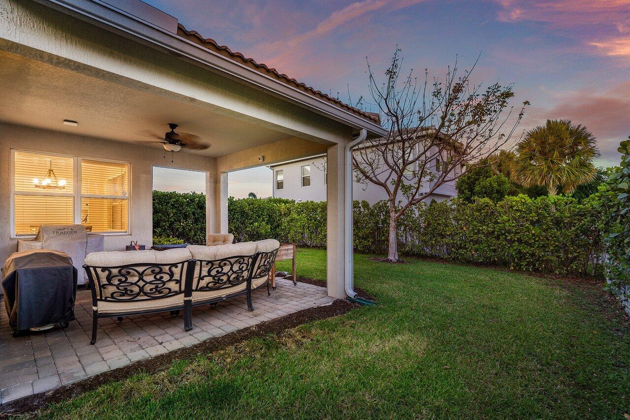 1595 Myrtle Oak Terrace, Hollywood