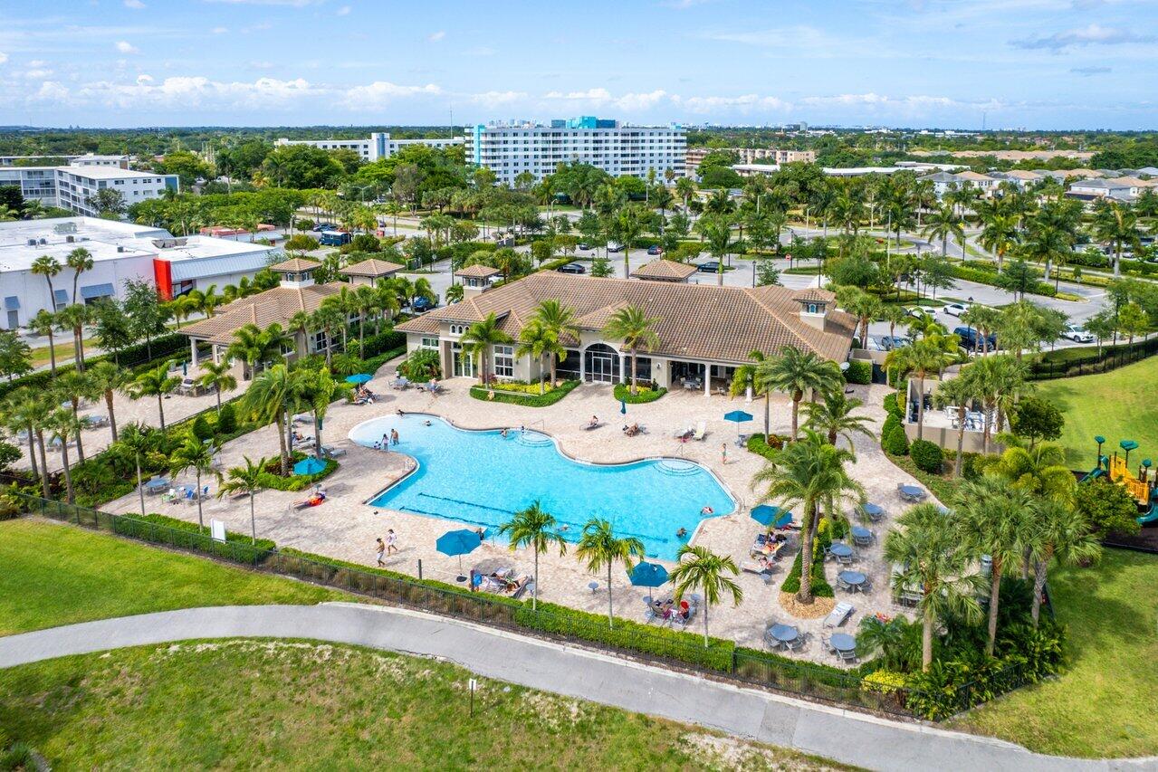 1595 Myrtle Oak Terrace, Hollywood