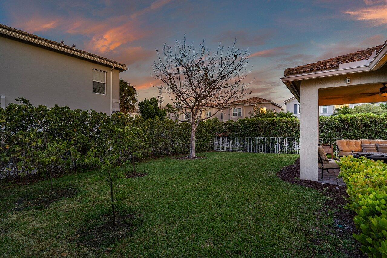 1595 Myrtle Oak Terrace, Hollywood