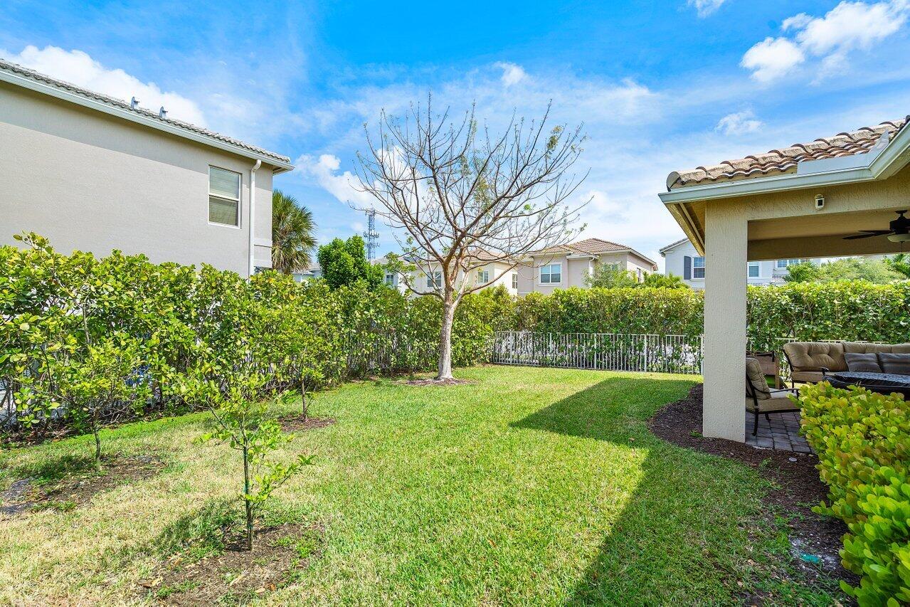 1595 Myrtle Oak Terrace, Hollywood