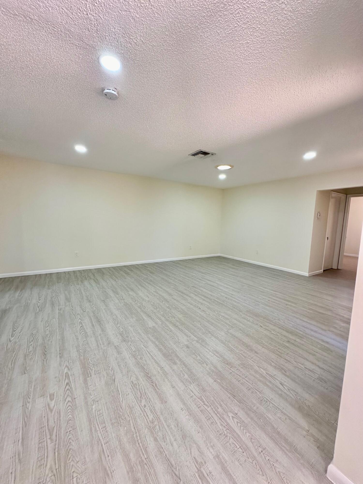 8076 Ambach Way, Hypoluxo