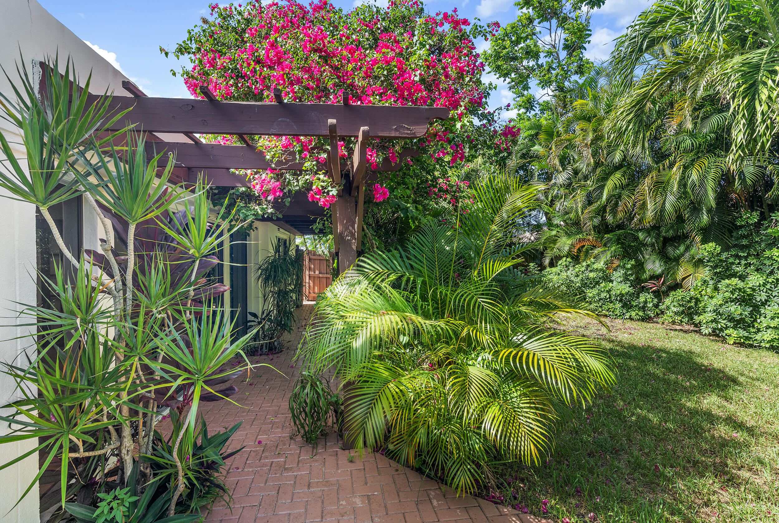450 NW 14th Avenue