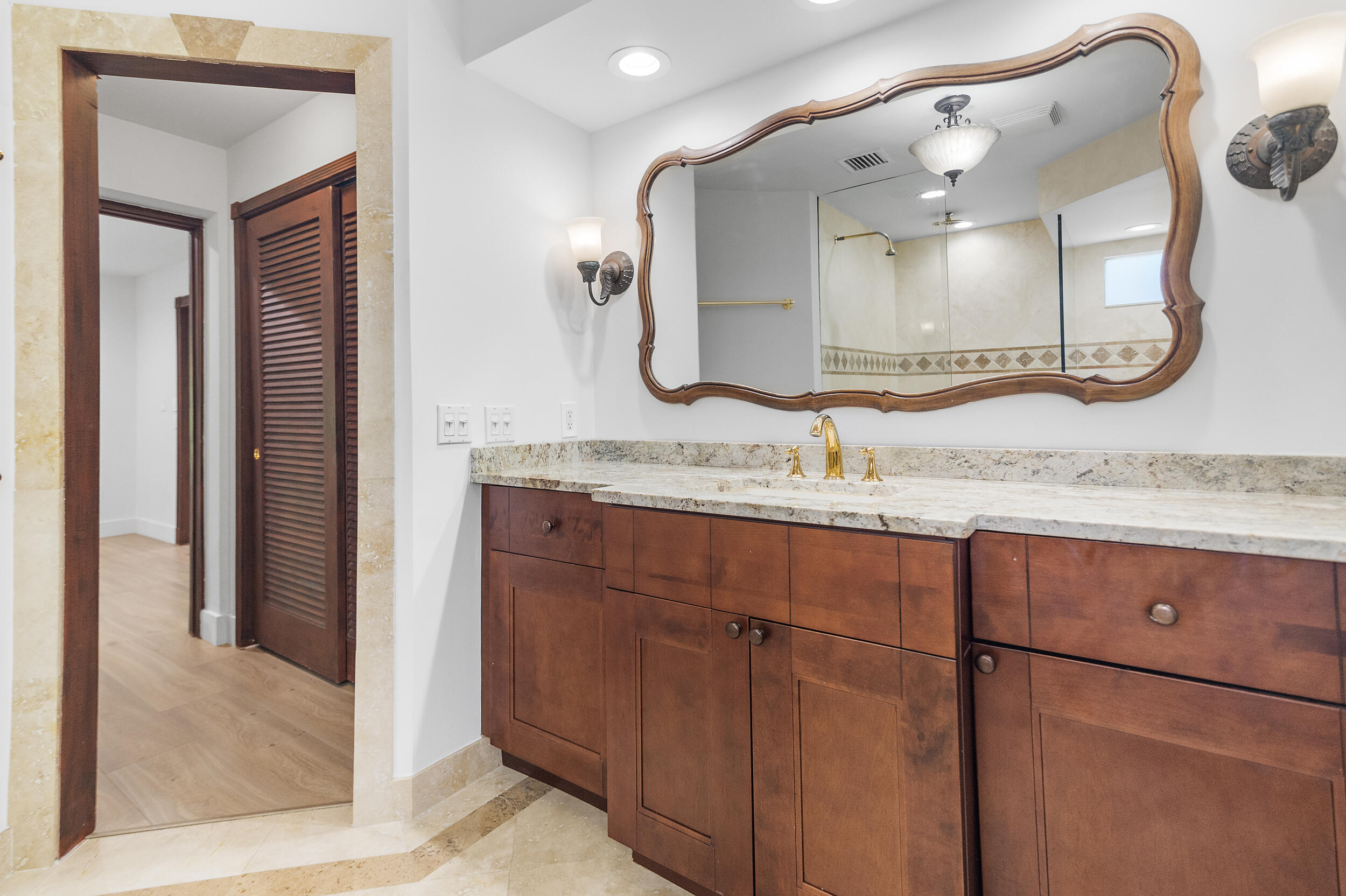 450 NW 14th Avenue