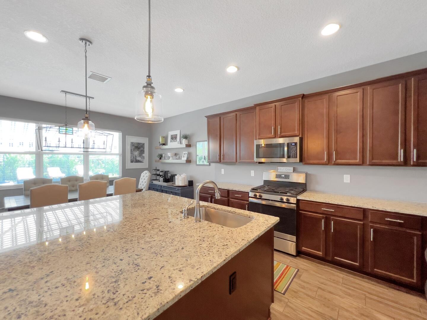 864 Sterling Pine Place, Loxahatchee