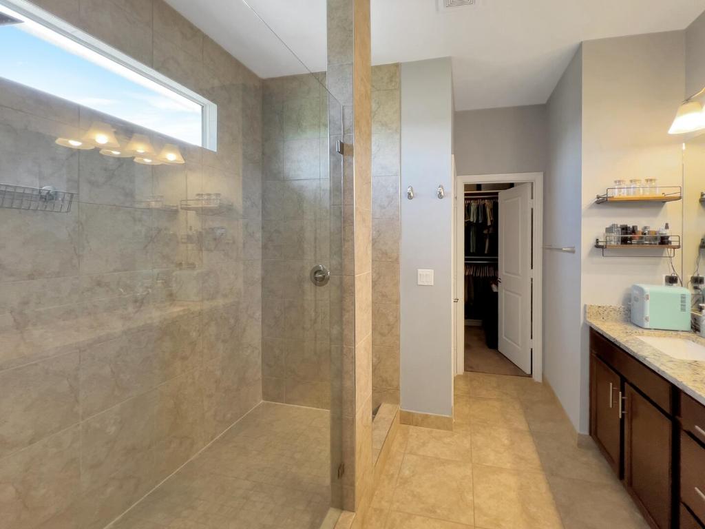 864 Sterling Pine Place, Loxahatchee