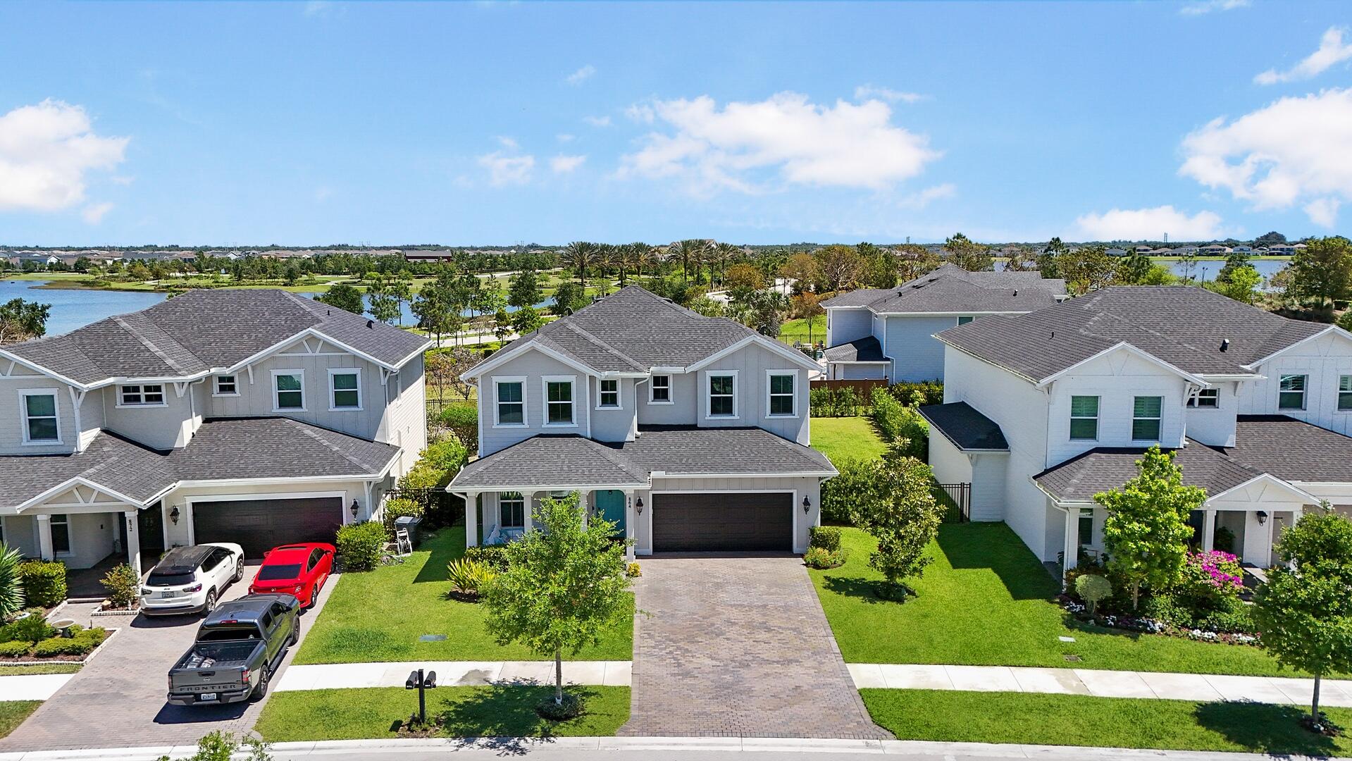 864 Sterling Pine Place, Loxahatchee